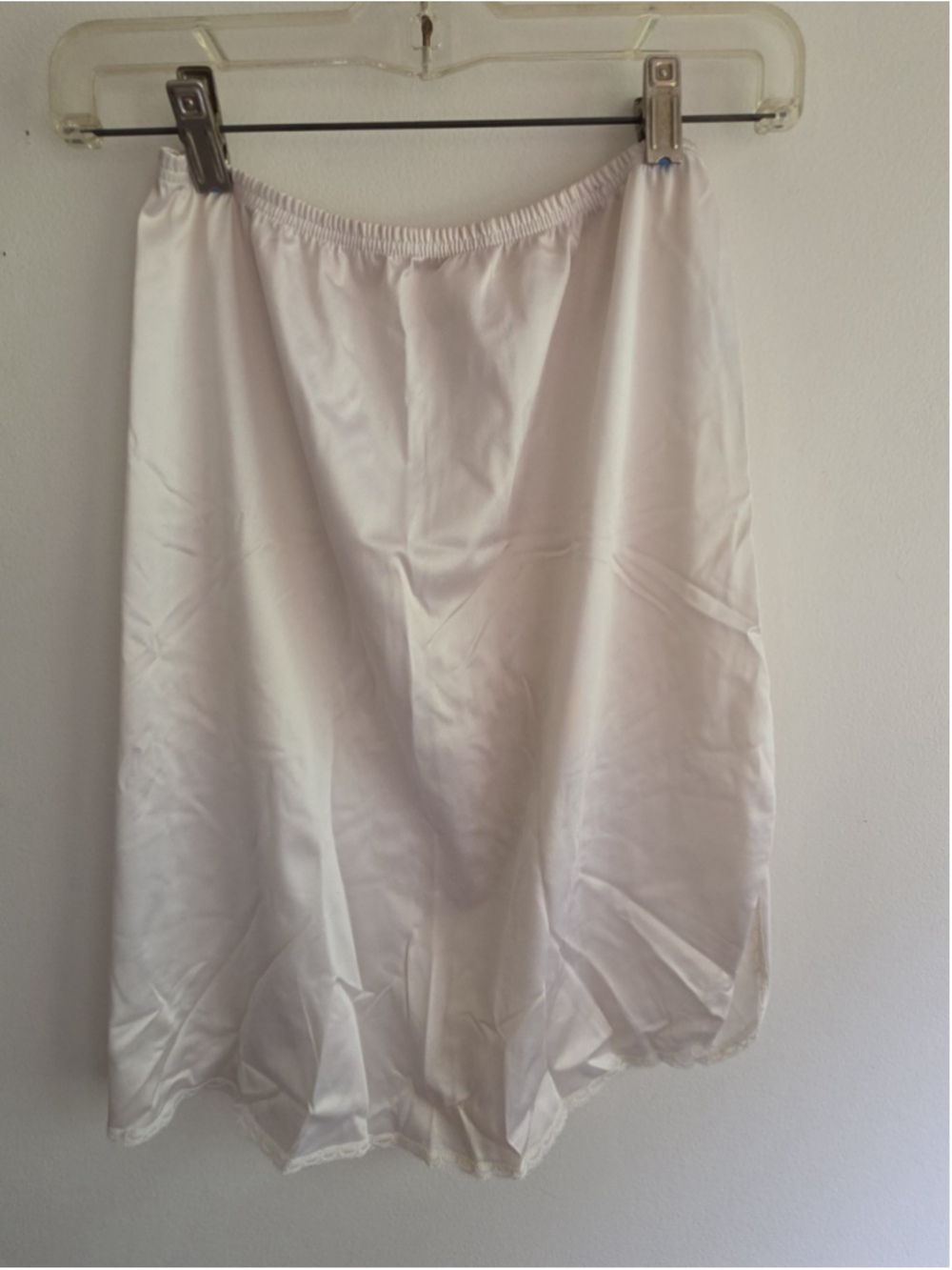 Vintage Vanity Fair Half Slip Skirt Small 22" Antron III Nylon Glossy Lace Cream